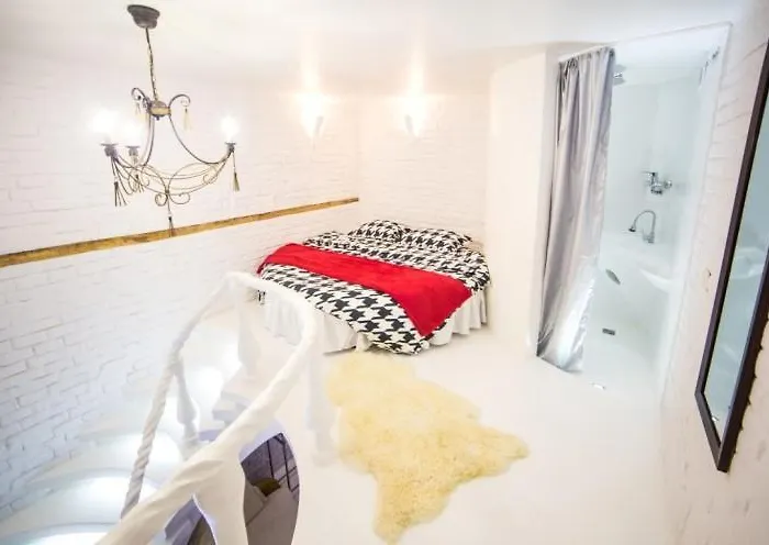 в центрі львова для 4-х гостей Lviv